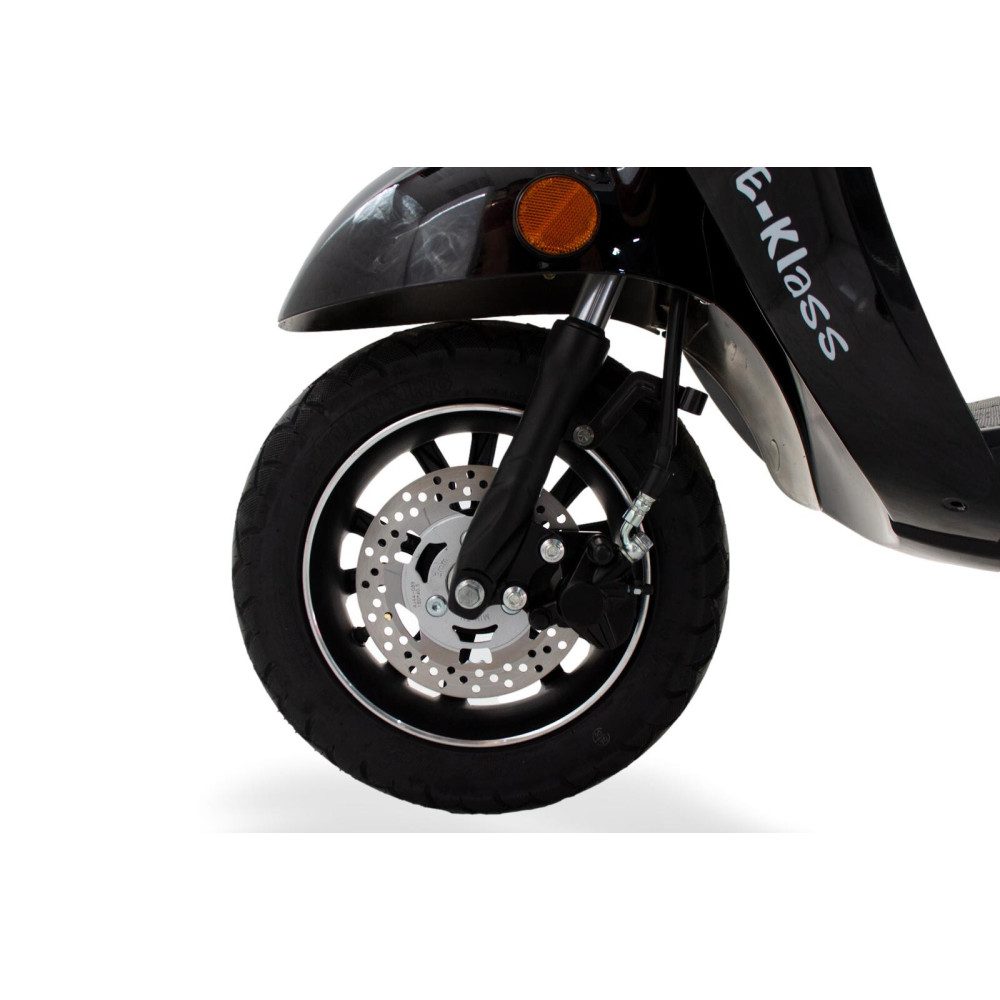 e-klass-negru-8_clipped_rev_1-1-1000x1000w-1